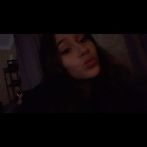 Meet your Posher, Caroline